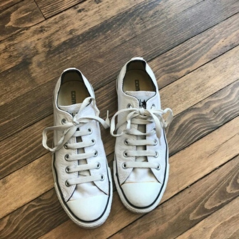 White converse low top size 7